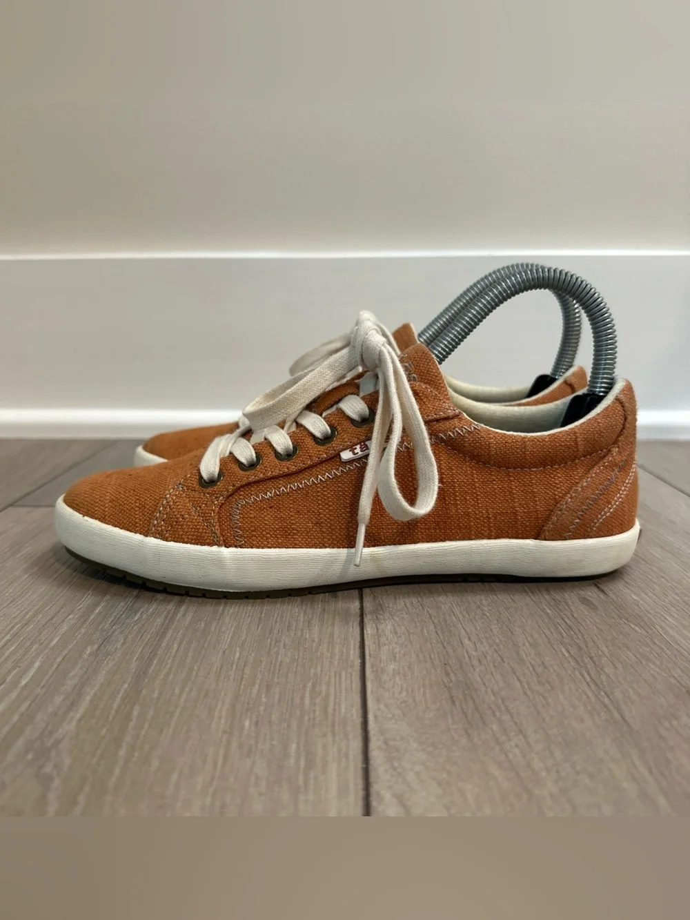 Taos Womens Size 6 Star Adobe Hemp Burnt Orange Sneakers Lace Up Autumn